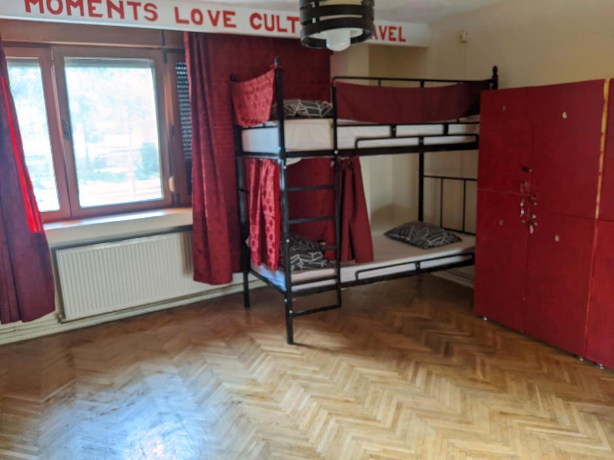 Re-Born Hostel Timisoara Esterno foto
